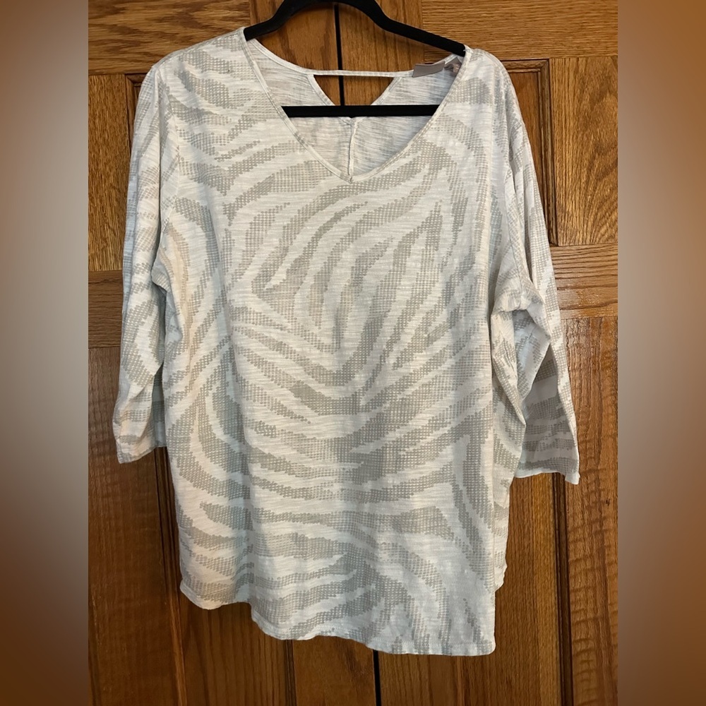 Chico’s Ladies Animal Print Top Size 3 (16-18)